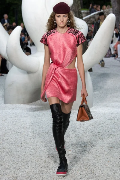 Look 38